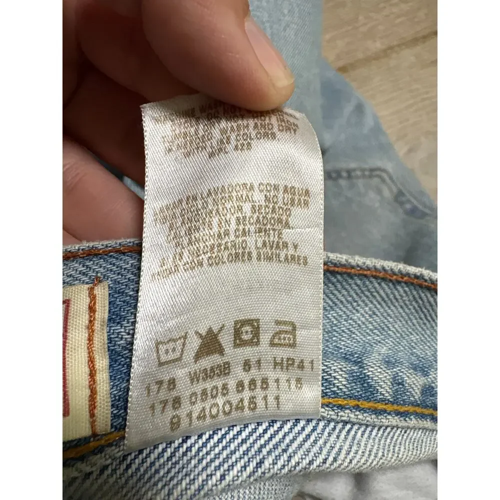 Signature Levi Strauss Jeans Light Wash Straight Leg Y2K 32x32
